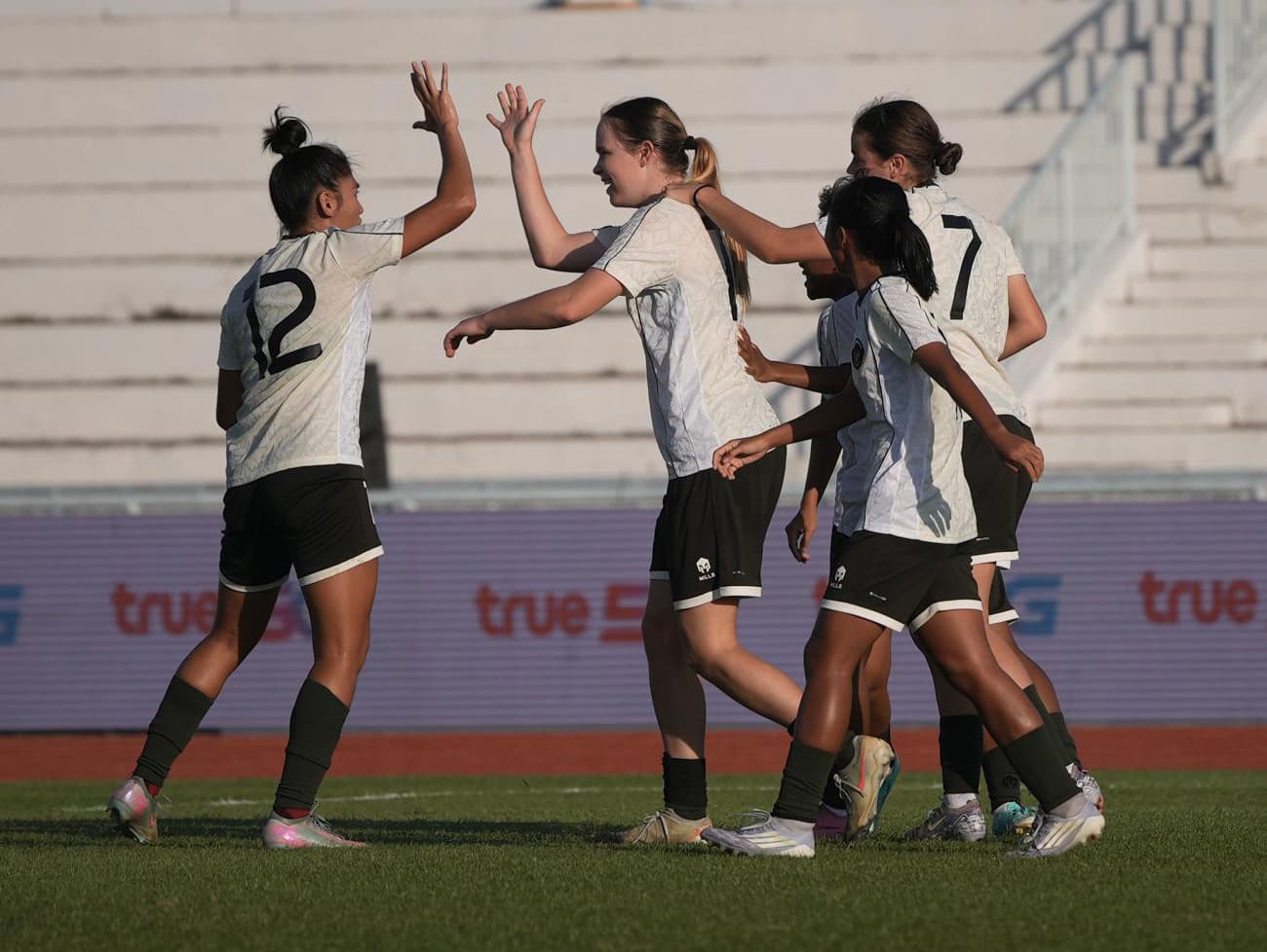 SEA Games 2025: Isa Warps scoort de gelijkmaker tegen Singapore